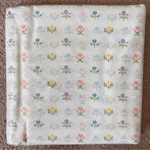 Vintage Decorator Craft Sheeting Fabric White Floral - Picture 2 of 3